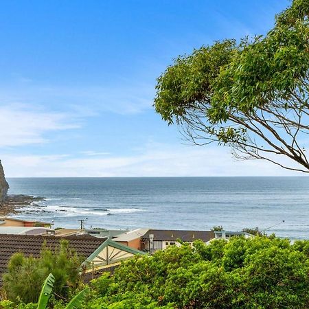 Peacefully Uphill 2-Bed Home With Gorgeous Seaview Copacabana Exterior photo
